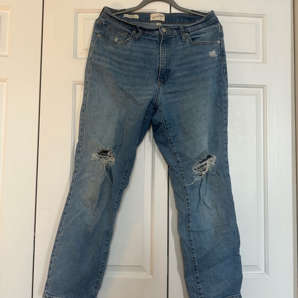 Universal Thread Blue Boyfriend Jeans Distressed
